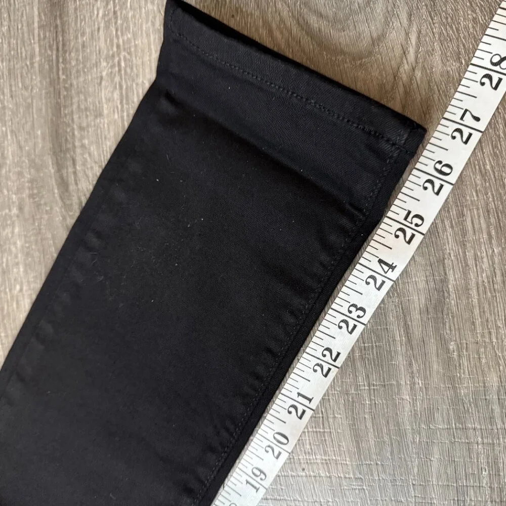 NWT Levi’s 711 Skinny Sculpt Black Jeans Women Size 8 Short - Picture 9 of 9